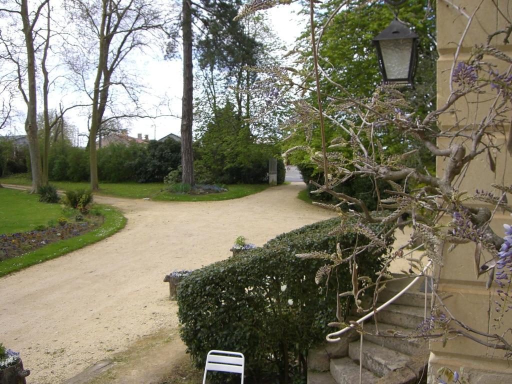 Chateau Du Beugnon Bed and Breakfast Tigné Exterior foto